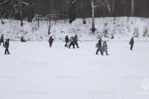 Во Владимирской области спасатели прогнали 50 рыбаков с тонкого льда