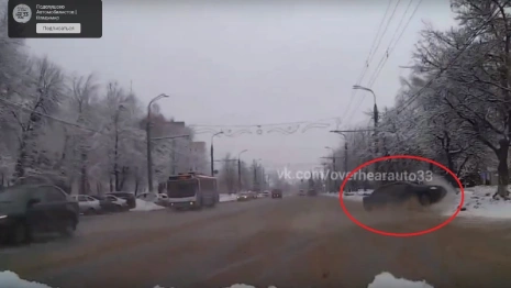 Во Владимире переворот Opel на крышу попал на видео