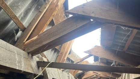 В Кольчугино крыша жилого дома рухнула из-за снега