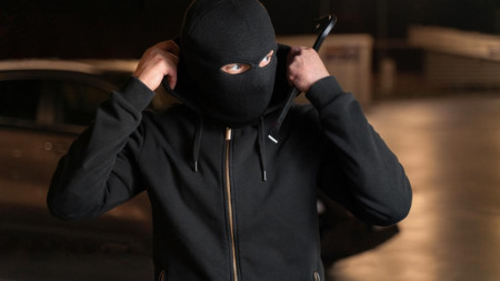 В Гусь-Хрустальном ранее судимый мужчина ограбил семью бойца СВО