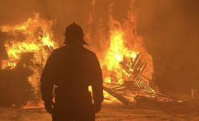 В Александровском районе мощный пожар уничтожил частный дом