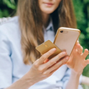 Во Владимире женщина лишилась 300 тысяч после звонка с московского номера