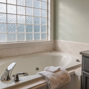 Под Владимиром покупатели дорогой квартиры потребовали 750 тысяч за бьющую током воду