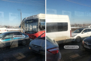 Во Владимире столкнулись 4 машины и автобус №20