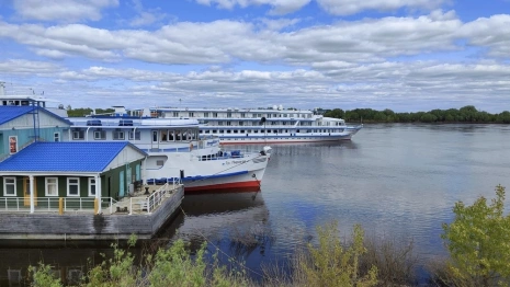 В Муроме 4 пассажирских теплохода не поделили место у причала