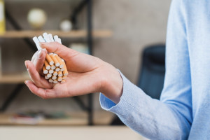 Жительница Меленок попалась на покупке 20 тыс. пачек контрафактных сигарет