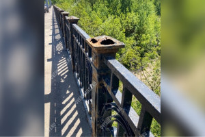 Во Владимире отремонтируют ржавые перила на мосту через Клязьму