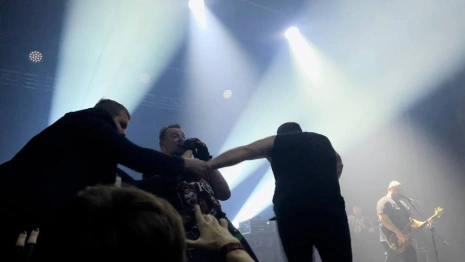 Владимирцы едва не сорвали концерт группы КняZz