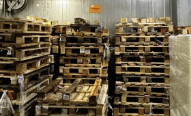 Во Владимире работников завода и водителя будут судить за кражу поддонов