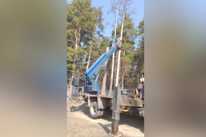 В Киржаче жители пожаловались на нависшие над могилами сухие деревья