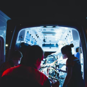 Во Владимире для решения проблемы выплат медикам СМП создали комиссию