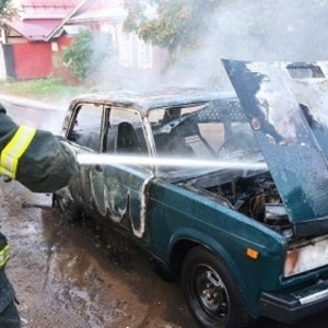 В центре Владимира вспыхнули «Жигули»