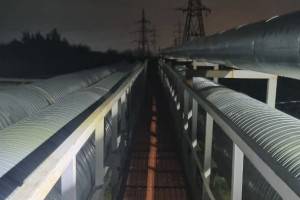 Во Владимире мать с сыном забрались на трубопровод и не смогли спуститься