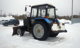В Лакинске пьяный мужчина угнал снегоуборочный трактор и расчистил дорогу у дома