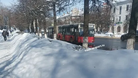 Во Владимире около ВлГУ сломался автобус