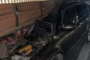 Во Владимирской области фура «зажевала» легковушку: двое человек погибли