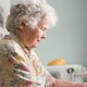 Врач назвал признаки развития деменции у пожилых людей 
