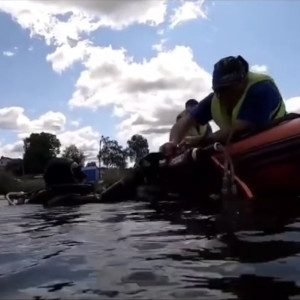 Владимирские водолазы убрали металлический уголок со дна озера Семязино