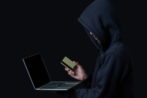 Жители Владимирской области «подарили» аферистам 140 млн рублей