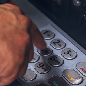 Во Владимирской области 19-летний москвич обманул бабушку на полмиллиона рублей