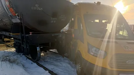 Во Владимирской области столкнувшийся с товарняком школьный фургон ехал без детей 
