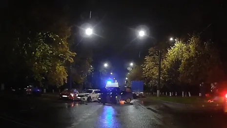 Во Владимире столкнулись такси и две легковушки