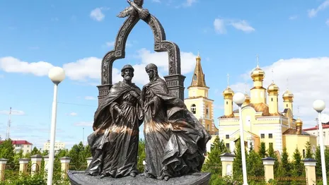 В Ямало-Ненецком автономном округе установили памятник муромским Петру и Февронии