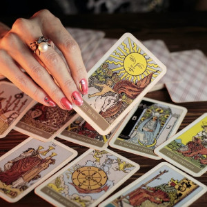 Во Владимире аферист под видом гадалки обманул женщину на 113 тыс. рублей