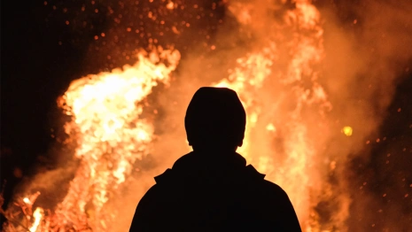 Во Владимирской области двое мужчин вывели людей из горящего дома