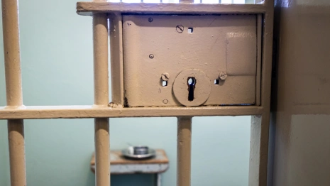 Во Владимире троих полицейских осудили за слив данных об умерших в ритуальное бюро