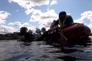 Владимирские водолазы убрали металлический уголок со дна озера Семязино