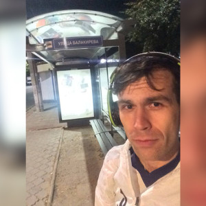 Владимирцы застряли на остановке в ожидании автобуса