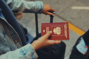 Двое владимирцев подыскивали фиктивных жен для мигрантов из СНГ