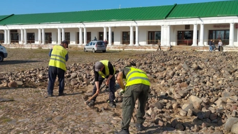 В Суздале к 1000-летию отмоют выкопанные с Торговой площади булыжники