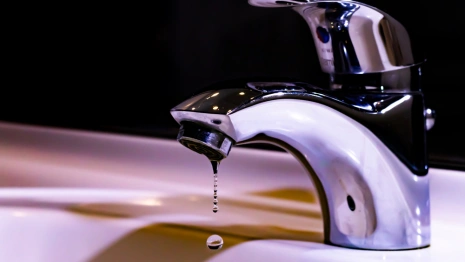 Во Владимирской области поселок из-за отделочной фабрики остался без воды