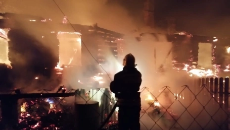 Во Владимирской области рядом с усадьбой князя Голицына сгорел жилой дом