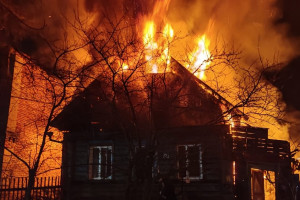 Жертвой мощного пожара в центре Владимира стал 67-летний мужчина