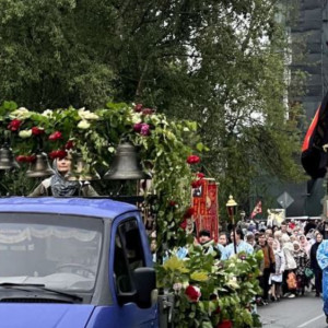 Во Владимире сотни верующих прошли Крестный ход до Боголюбово