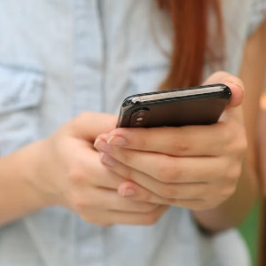 Запрет на мобильники в школах: как это должно работать во Владимирской области 