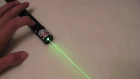 Во Владимире несколько детей получили ожог сетчатки глаза из-за лазерной указки