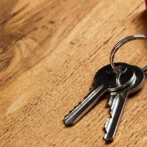 Во Владимирской области пенсионера с психическим заболеванием отселят от семьи