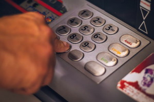 Во Владимирской области на банковских счетах жителей насчитали 252 млрд рублей