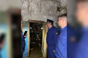 В Кольчугино прокуроры нагрянули в разваливающееся общежитие