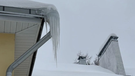 Жителей Владимирской области предупредили о весенней опасности сосулек