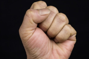 В Муроме двое мужчин ограбили местного жителя под видом силовиков