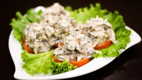 Диетолог Гинзбург назвал замену майонезу для заправки новогодних салатов
