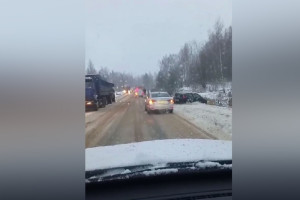 На трассе под Владимиром автомобиль вылетел в кювет