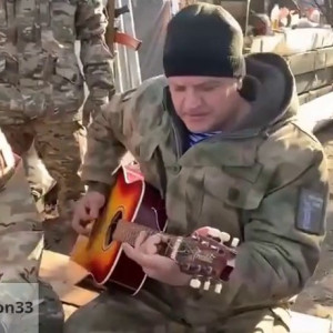 В зоне СВО спецпредставитель губернатора Владимирской области спел под гитару