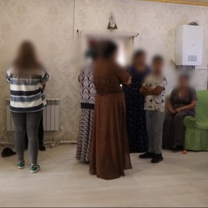 Силовики наведались в цыганский табор в Кольчугинском районе