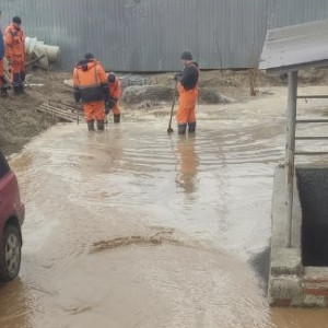 При строительстве дублера Октябрьского проспекта во Владимире рабочие повредили трубу